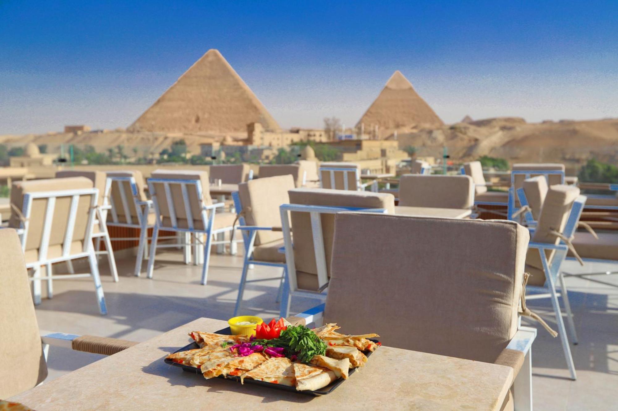 Gaia Pyramids Hotel Kafret el-Gabal Eksteriør bilde