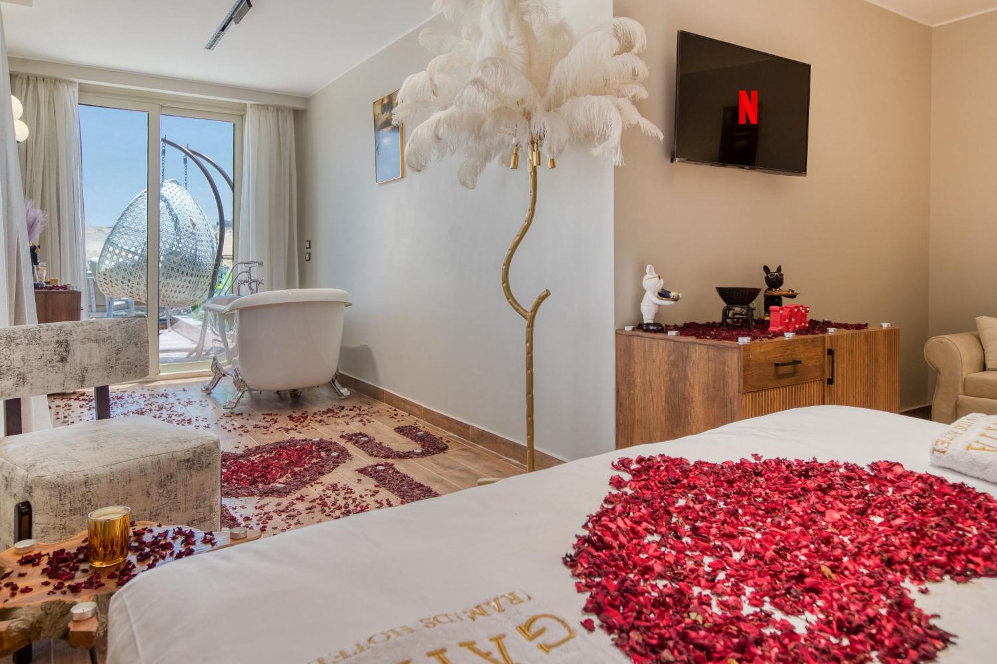 Gaia Pyramids Hotel Kafret el-Gabal Eksteriør bilde