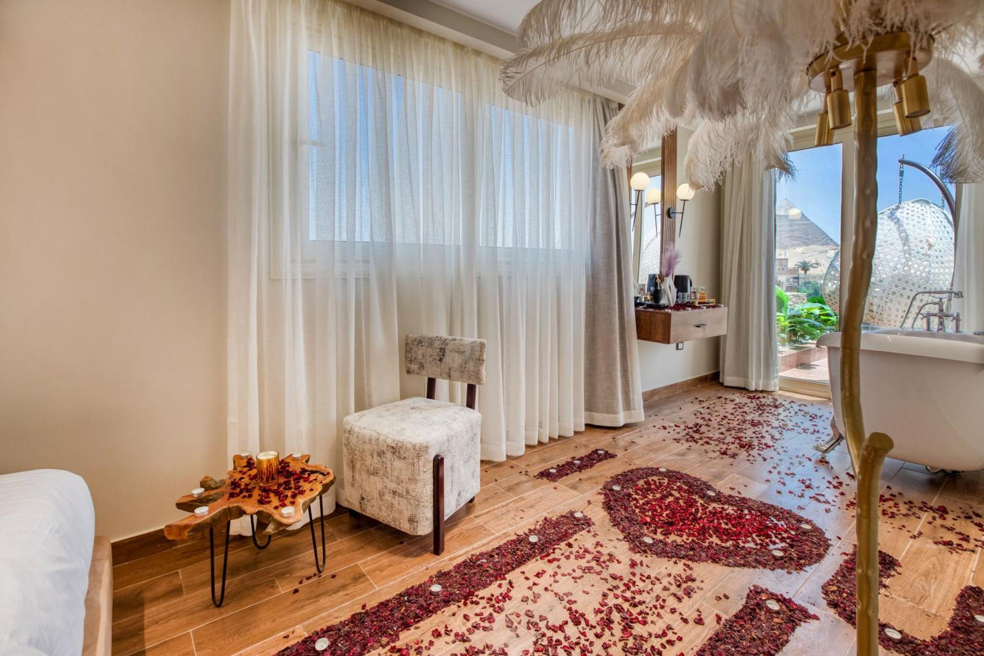Gaia Pyramids Hotel Kafret el-Gabal Eksteriør bilde