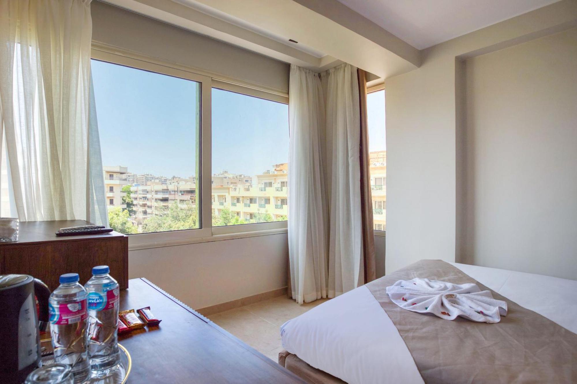 Gaia Pyramids Hotel Kafret el-Gabal Eksteriør bilde