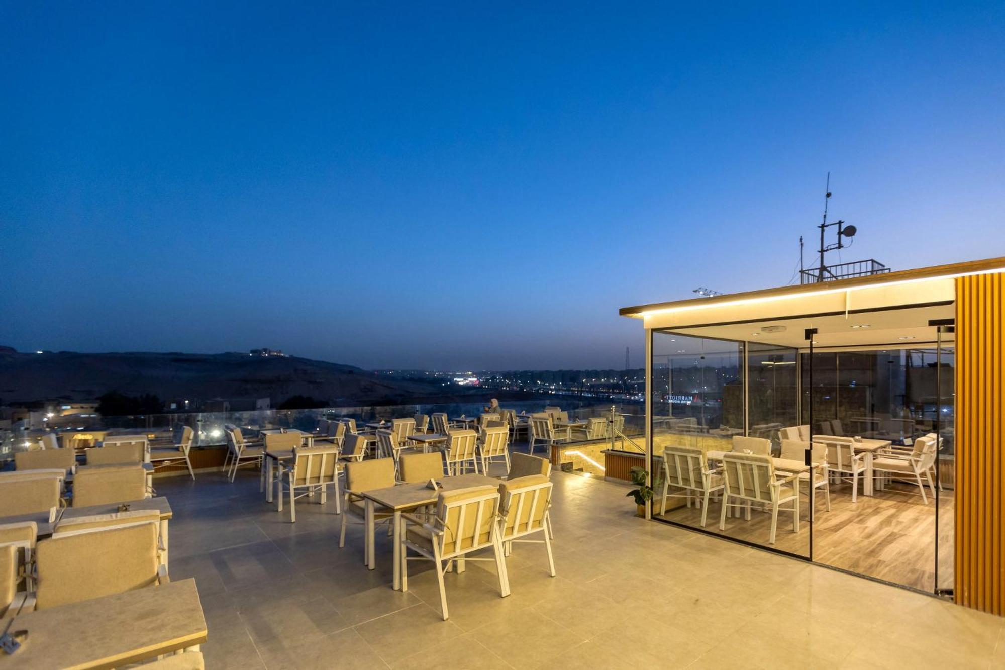 Gaia Pyramids Hotel Kafret el-Gabal Eksteriør bilde